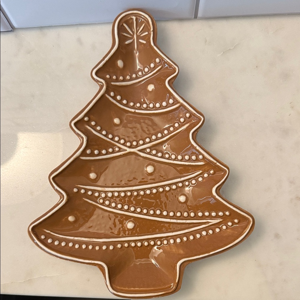 Holiday Ceramic  Gingerbread Tree Appetizer Plate
 
Length Approx 8.75”